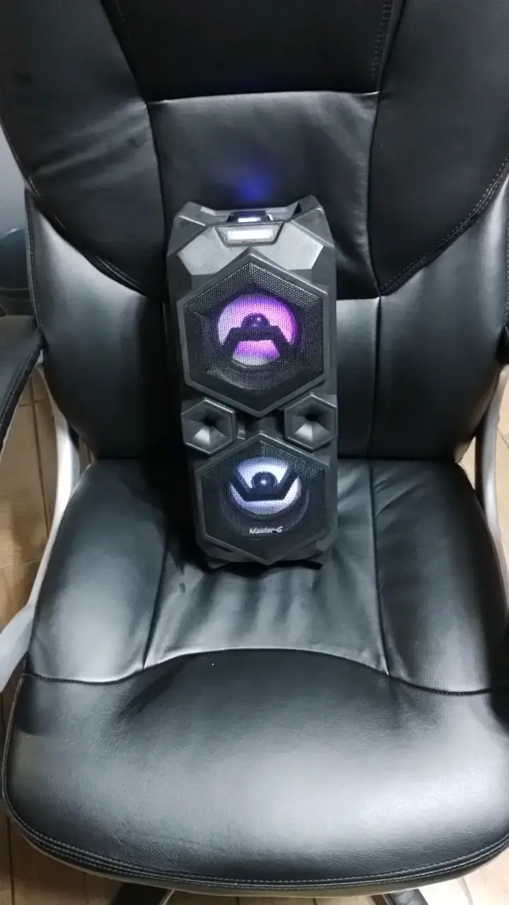 Parlante Bluetooth Master-G con luces LED - 2