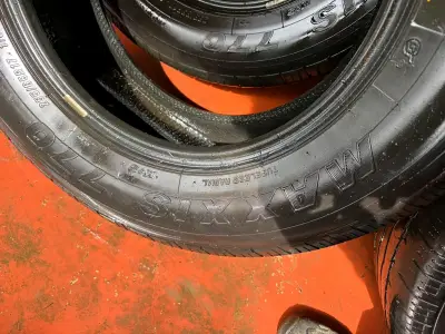 Neumáticos Maxxis 255/65R17 en buen estado - miniatura 2