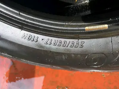 Neumáticos Maxxis 255/65R17 en buen estado - miniatura 3