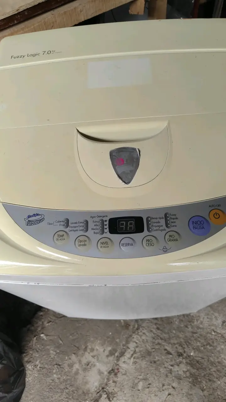 Lavadora Samsung Fuzzy Logic 7 kg en buen estado - 5