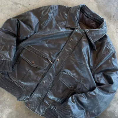 Chaqueta de cuerina vintage bomber de hombre - miniatura 3