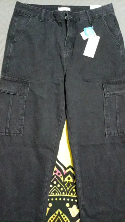 Pantalones cargo negros para mujer - miniatura 1