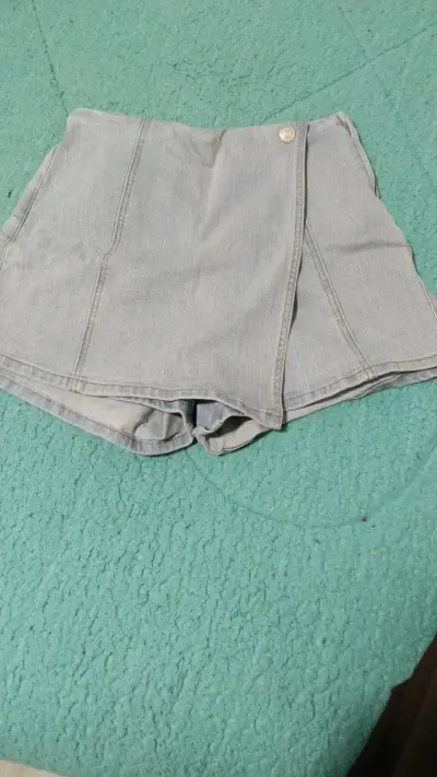 Falda shorts de mezclilla - miniatura 1
