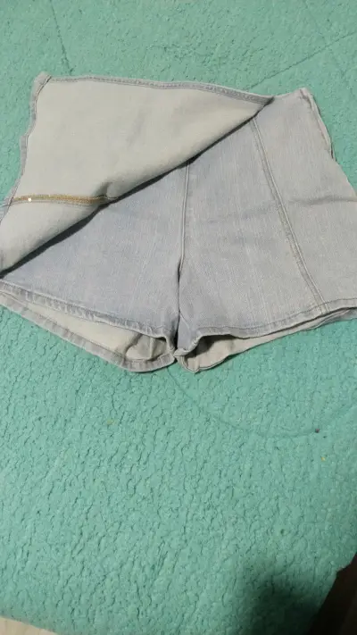 Falda shorts de mezclilla - miniatura 2