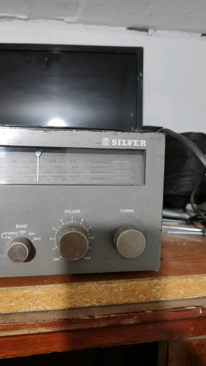 Reproductor de cassette vintage Silver con radio - 3