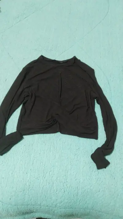 Polera negra de manga larga para mujer - miniatura 1