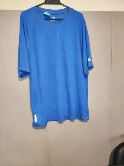 Polera deportiva azul para hombre - miniatura 1