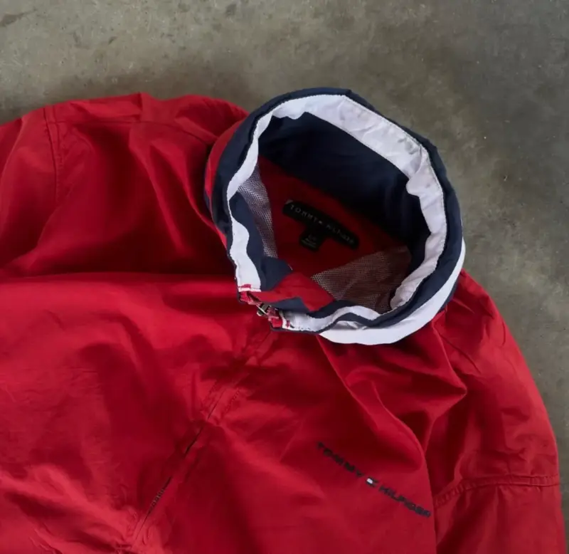 Chaqueta Roja Tommy Hilfiger con Cierre - 3