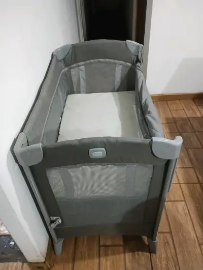 Cuna corral portátil gris Joie - miniatura 6