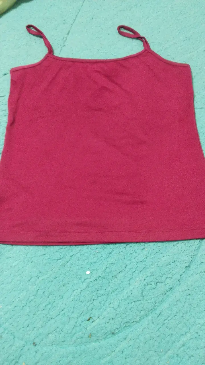 Polera sin mangas color fucsia - 2