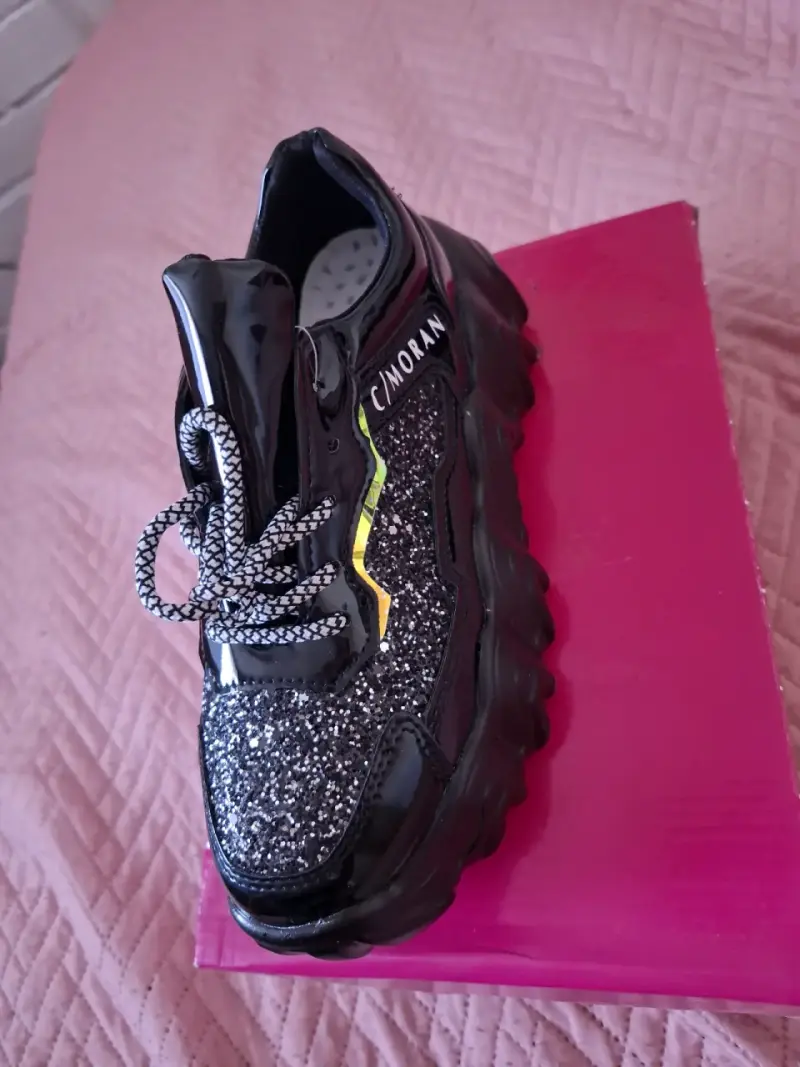 Zapatillas negras con brillo para mujer - 2