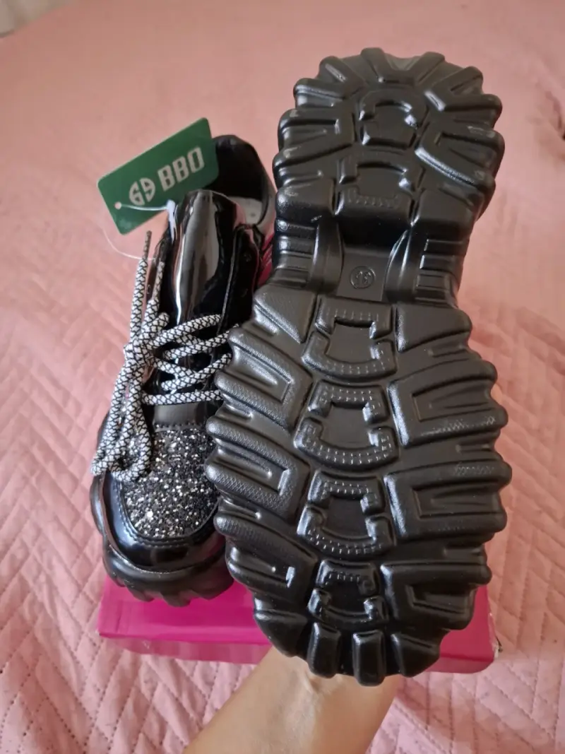 Zapatillas negras con brillo para mujer - 4