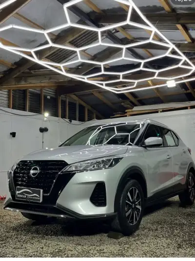 SUV Nissan Kicks 2023 - miniatura 1