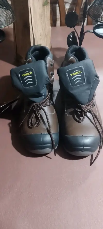 Botas de montaña Edelbrock color beige - miniatura 4