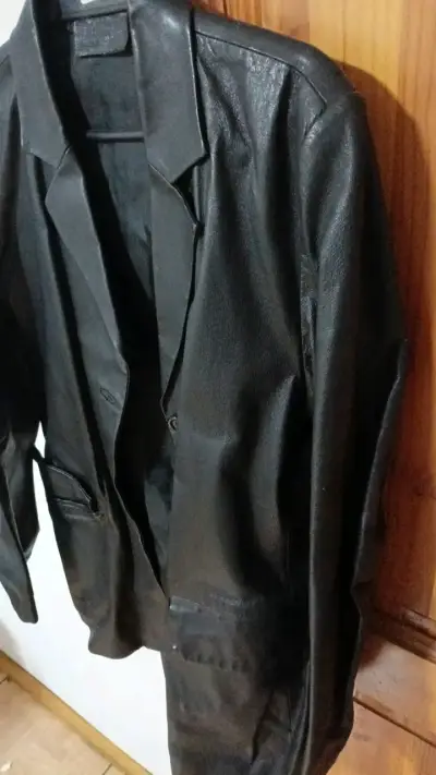 Chaqueta de cuero negra elegante para hombre - miniatura 3