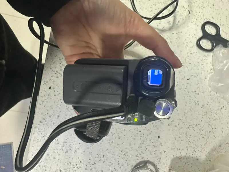 Videocámara Sony Handycam con pantalla LCD - 3