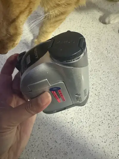 Videocámara Sony Handycam con pantalla LCD - miniatura 6