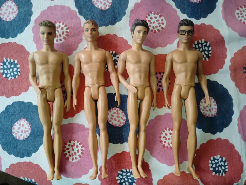 Muñecos tipo Ken variados