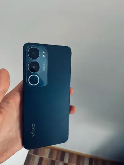 Smartphone Vivo Y19s con 256GB y 6GB RAM - miniatura 1