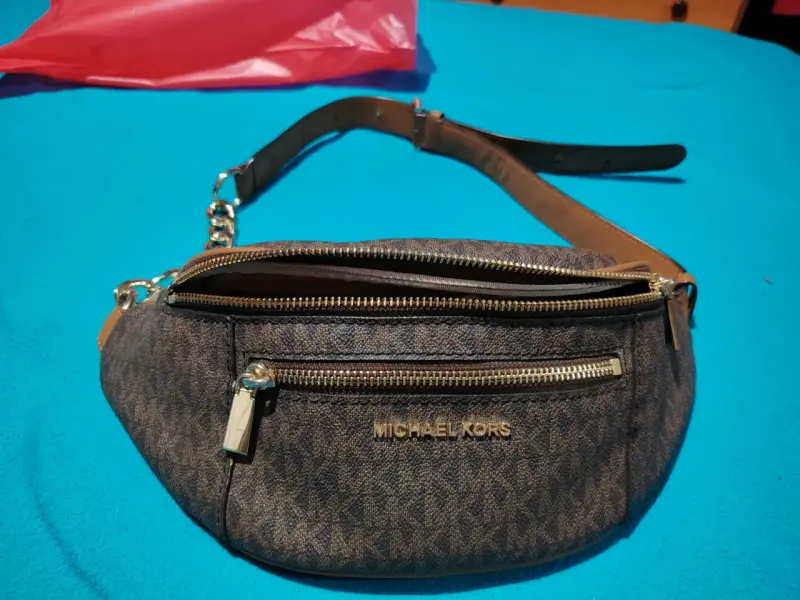 Riñonera Michael Kors marrón con logo - 5