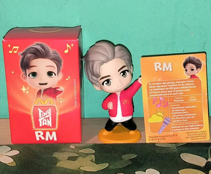 Figura coleccionable TinyTAN RM McDonald's - 2
