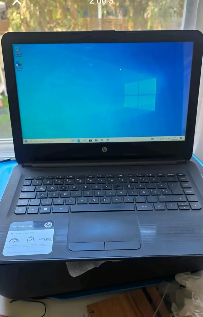 Notebook HP con pantalla de 14 pulgadas - 3