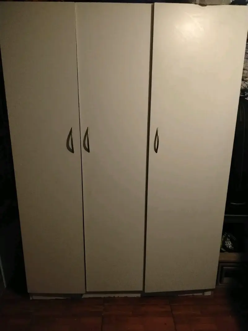 Armario de Madera Blanco de Tres Puertas - 2