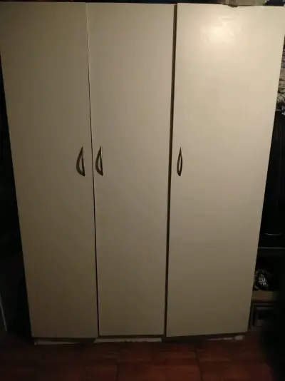 Armario de Madera Blanco de Tres Puertas - miniatura 2