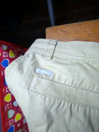 Shorts cargo beige Columbia para hombre - miniatura 1