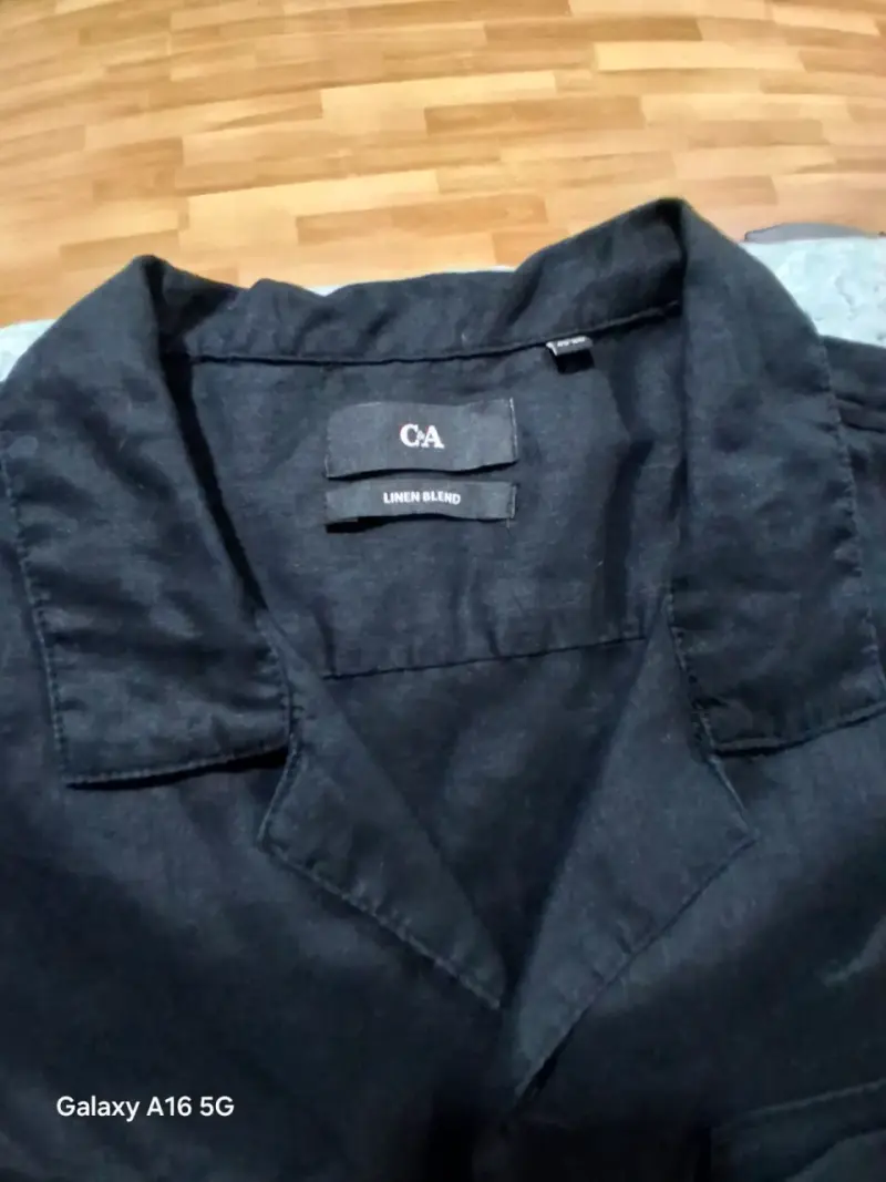Camisa de lino negro para hombre  XL. C&A...130 cm - 2