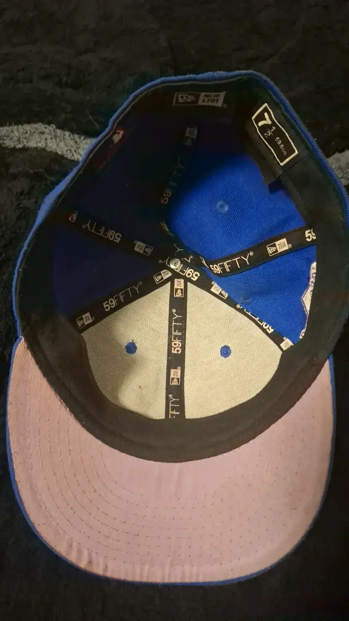 Gorra azul con bordado floral LA - 2