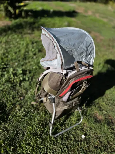 Mochila porta bebé con capota Doite - miniatura 1