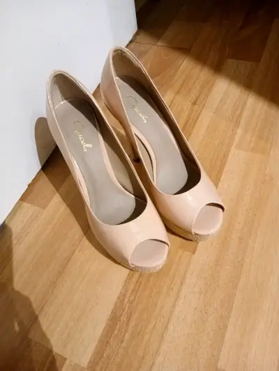 Zapatos de Tacón Alto Nude con Plataforma - miniatura 2