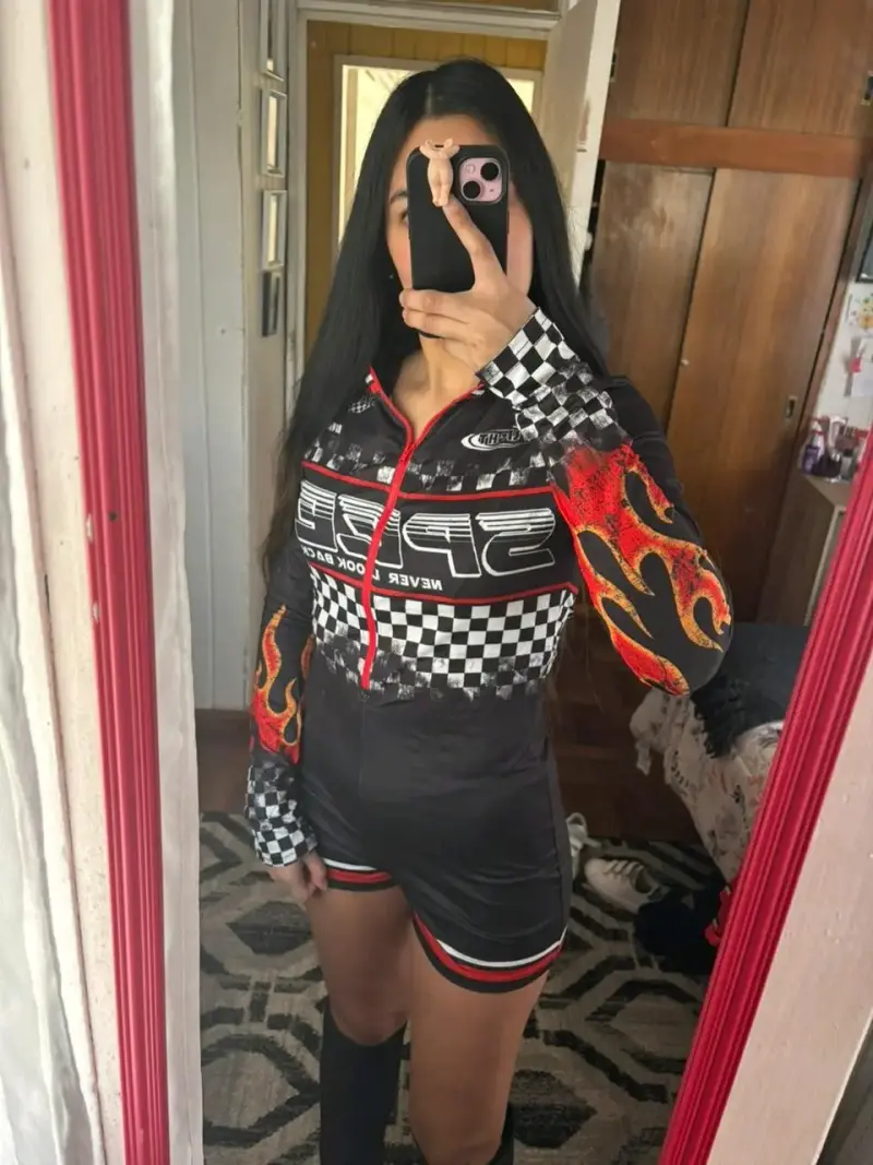 Disfraz f1 mujer con diseño de llamas