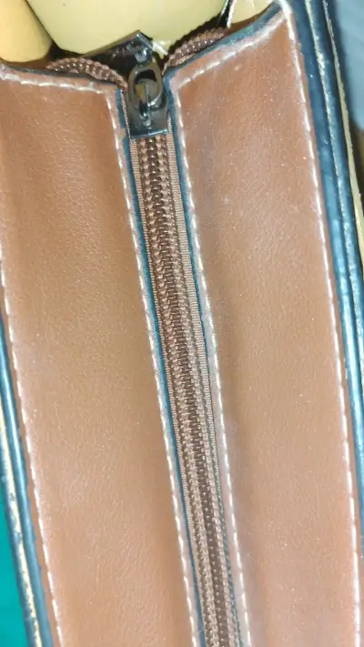 Cartera cruzada dorada con flecos - miniatura 4
