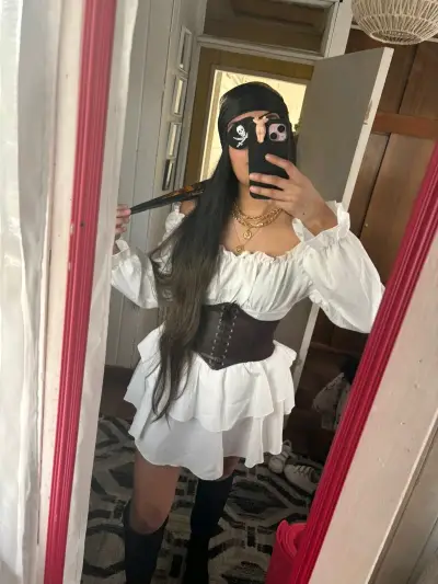 Disfraz de pirata para mujer con corsé y vestido blanco - miniatura 2