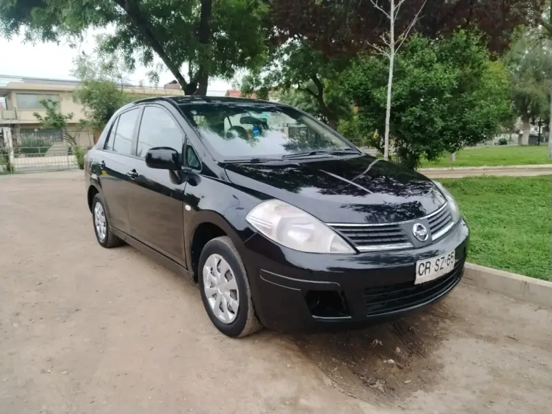 Vendo nissan tiida - 1