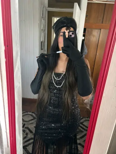 Vestido de fiesta negro con lentejuelas y flecos - miniatura 3