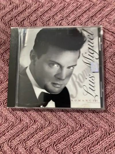 CD Luis Miguel Romances Álbum Clásico - miniatura 1