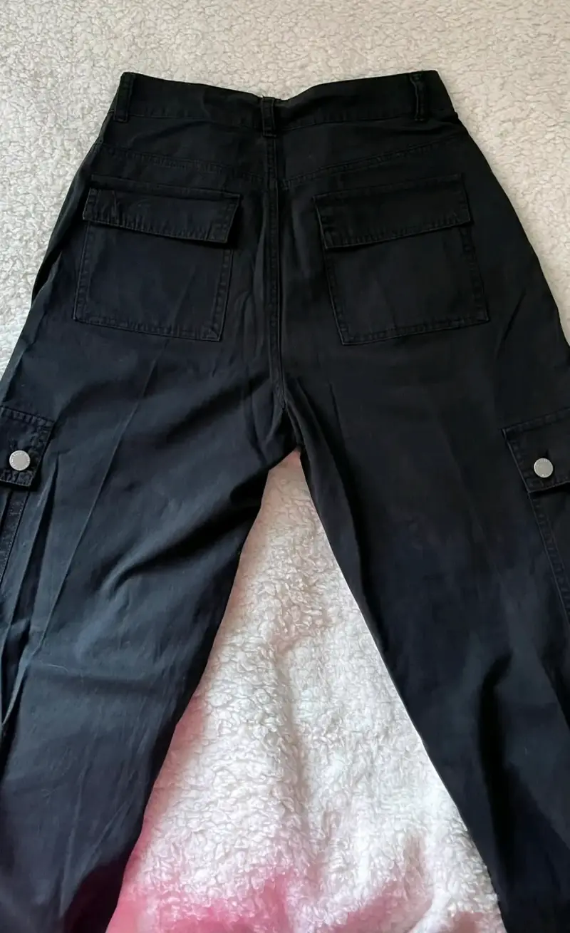 Pantalones de cuero negro y jeans grises para mujer - 5
