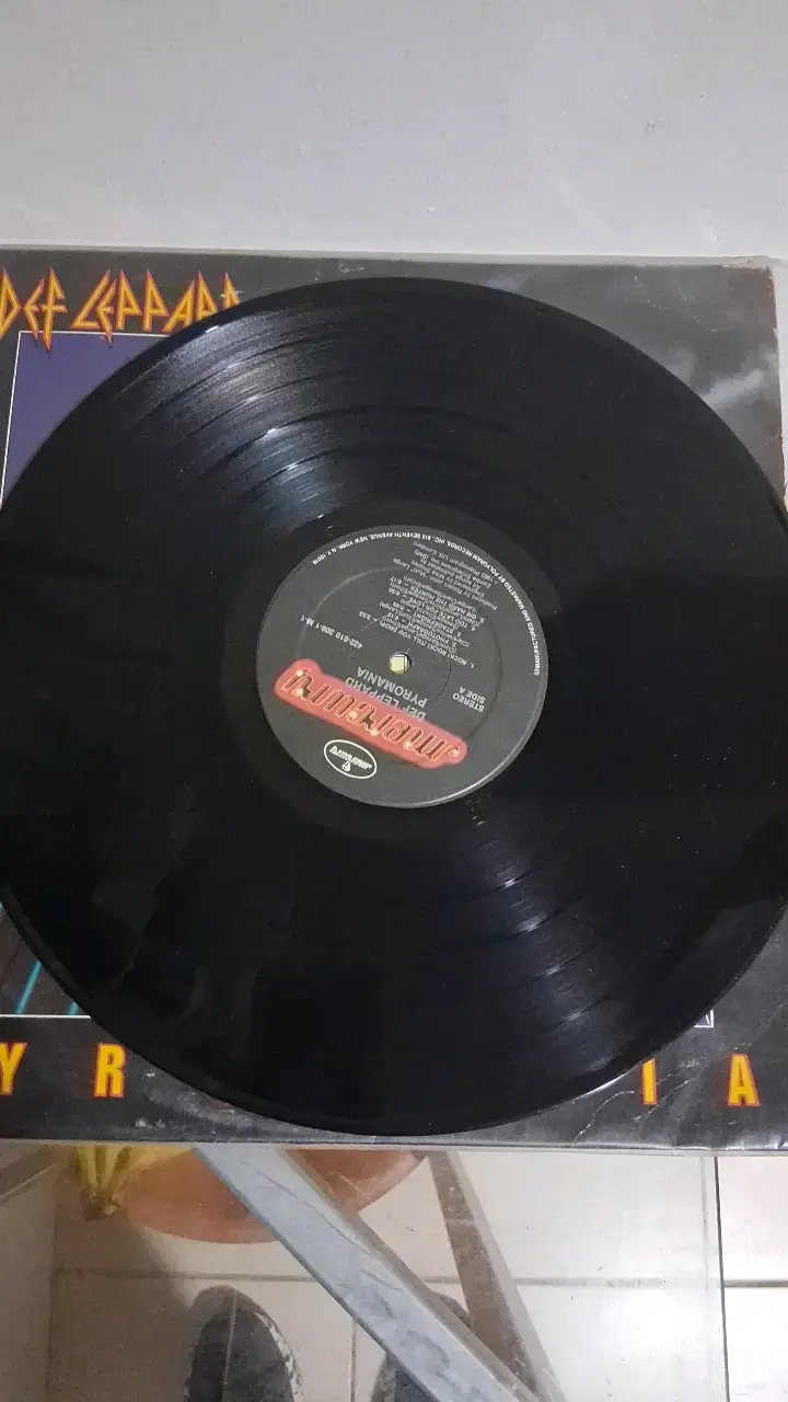 Vinilo Def Leppard Pyromania en buen estado - 3