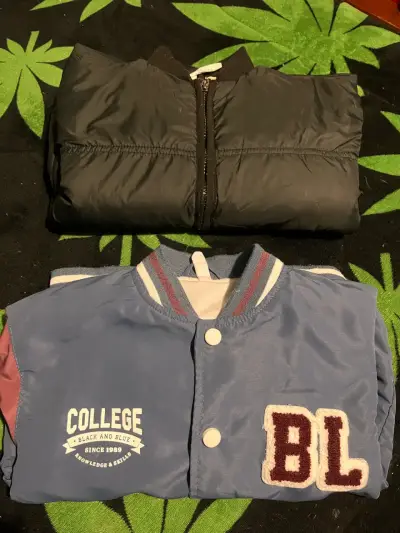 Chaqueta estilo varsity para niño azul y blanca - miniatura 3
