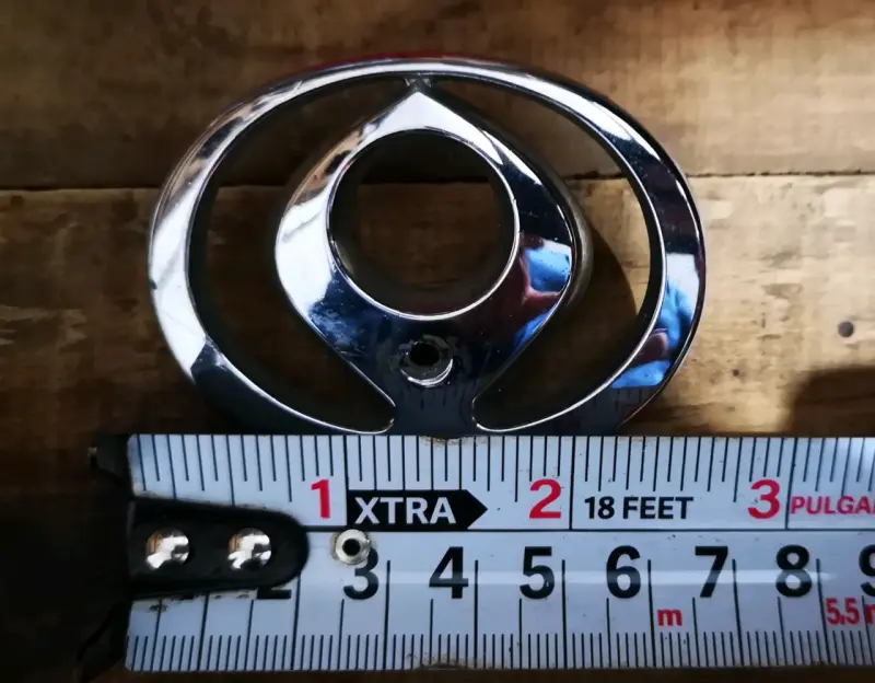 Emblema Mazda artis 323 - 3
