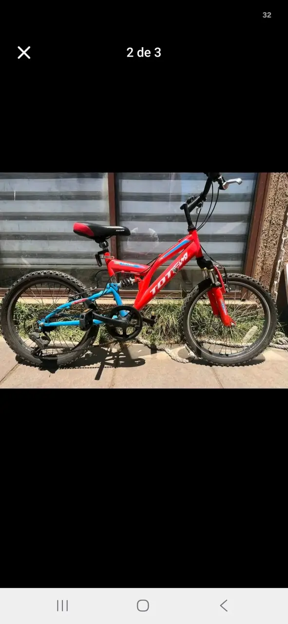 Bicicleta Totem para niños color rojo y azul