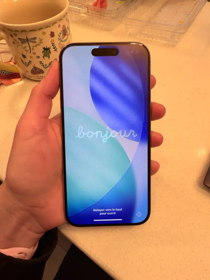 iPhone 15 Pro en excelente estado - 1