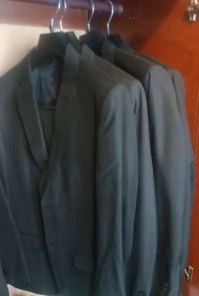 Traje formal negro para hombre - miniatura 1