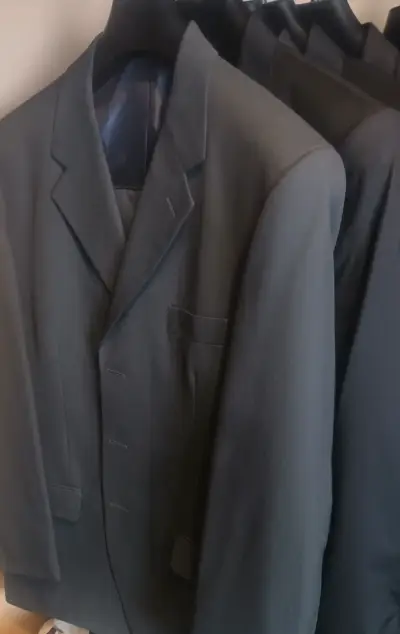 Traje formal negro para hombre - miniatura 2