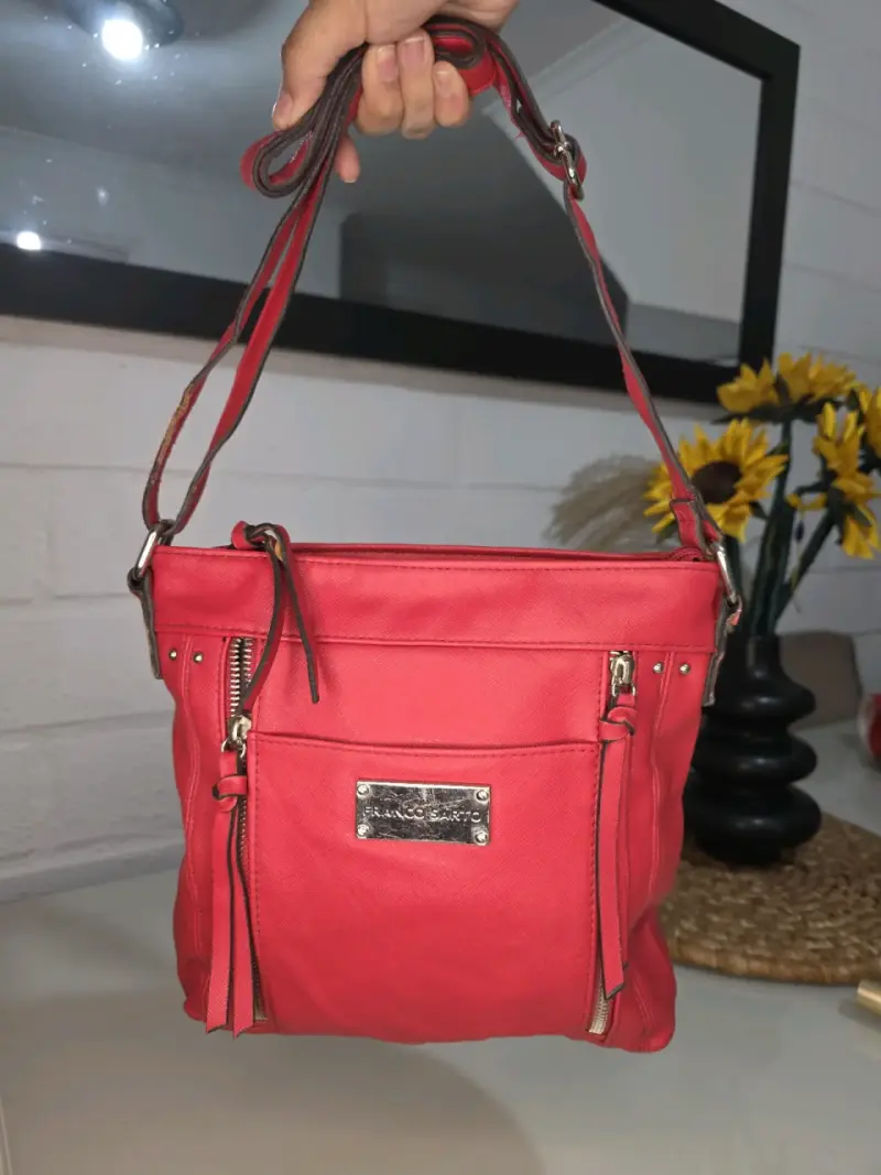 Cartera roja de cuero Franco Sarto con correas ajustables - 1