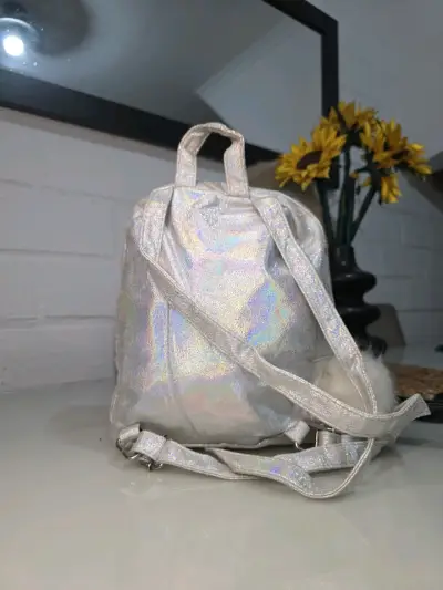 Mochila infantil holográfica con letra S - miniatura 2