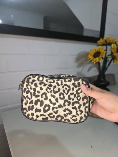Riñonera con estampado animal print - miniatura 1